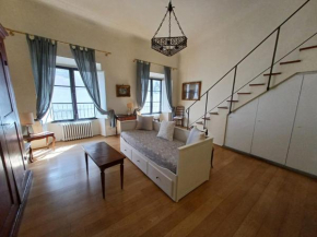 Apt in Via Ginori in a historical palazzo with elevator